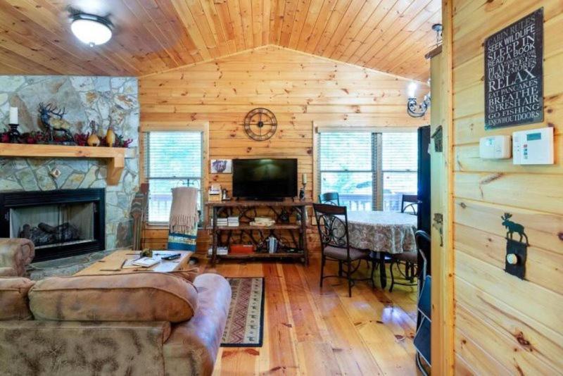 Mountain Spirit Cabin - Fireplace And Hot Tub Villa บลูริดจ์ ภายนอก รูปภาพ