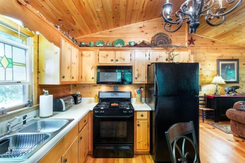 Mountain Spirit Cabin - Fireplace And Hot Tub Villa บลูริดจ์ ภายนอก รูปภาพ