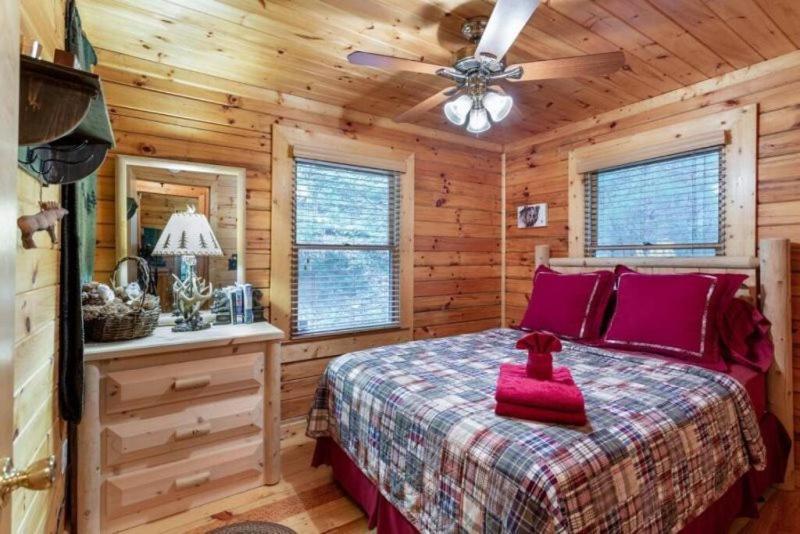 Mountain Spirit Cabin - Fireplace And Hot Tub Villa บลูริดจ์ ภายนอก รูปภาพ